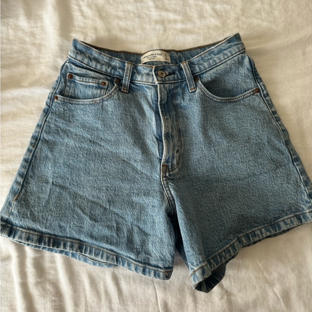 Abercrombie curve love Dad Short size 27/4